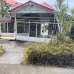 Entrée de la résidence Les Boucaniers à Saint-Francois, Guadeloupe